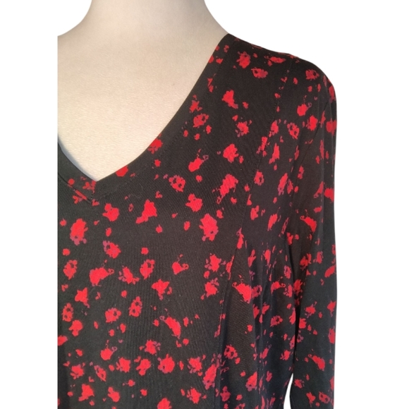 Lane Bryant Long Sleeve Stretchy Black Red Floral Pattern Blouse Size 14/16 - Picture 3 of 7